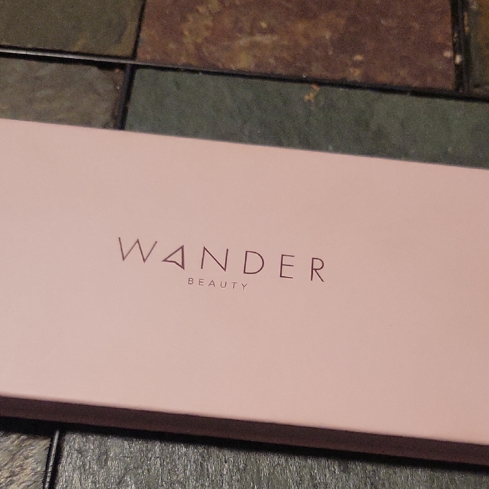 Wander Beauty Soft Pink Eyeshadow Palette